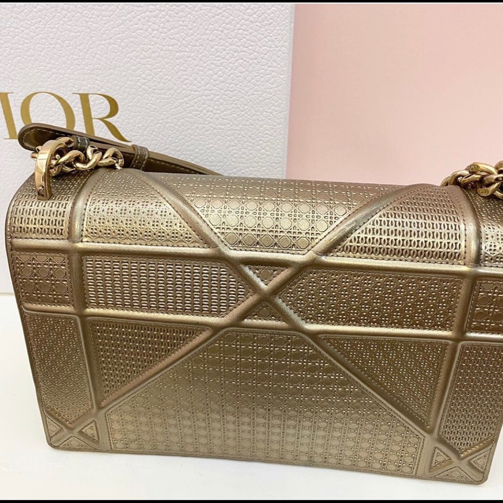 Diorama metallic gold authentic - Picture 2 of 7